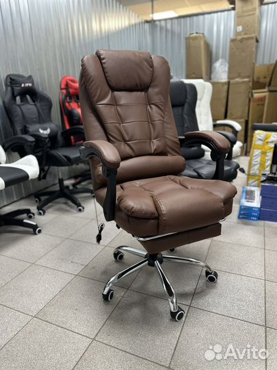 Офисное кресло руководителя с массажером