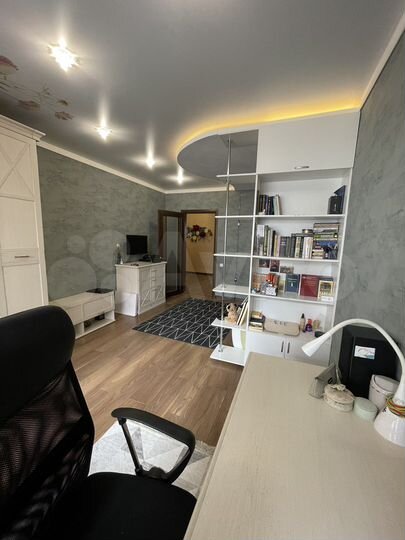 2-к. квартира, 77 м², 7/17 эт.