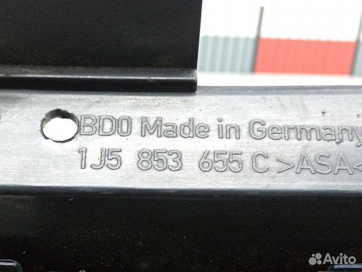 Решетка радиатора для Volkswagen Bora 1J5853653E