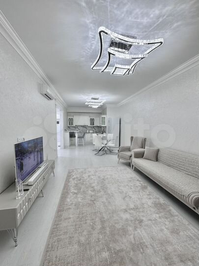 2-к. квартира, 71 м², 6/42 эт.