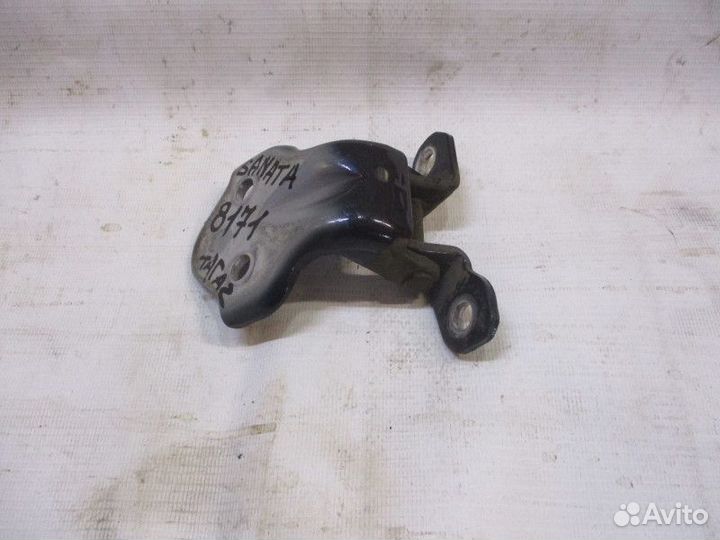 Петля двери задней левой нижняя Hyundai Sonata 4