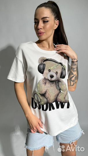 Женские футболки со стразами