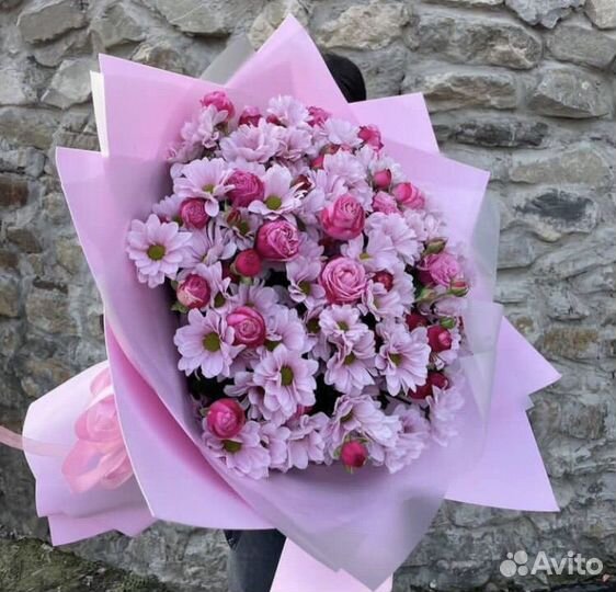 Букет хризантем пионовидных роз