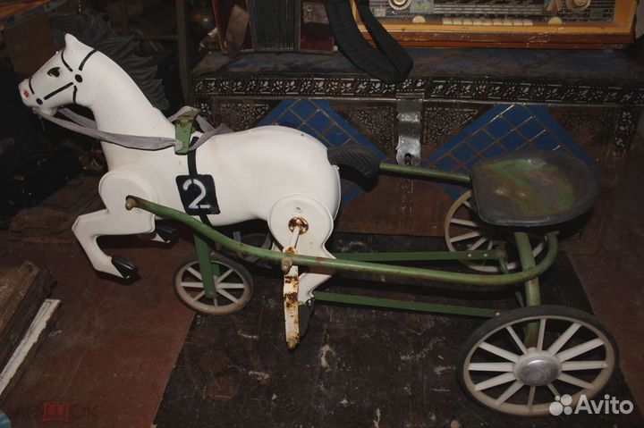 Детский педальный конь