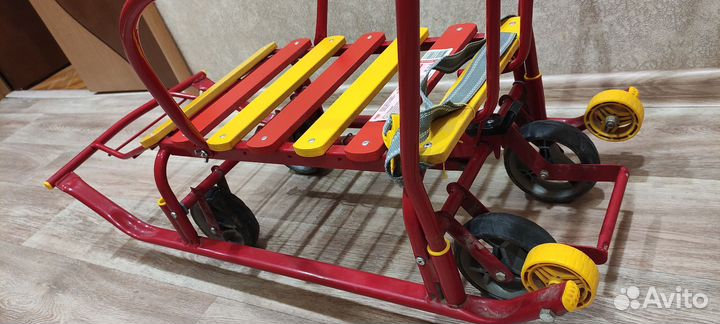 Санки на колесиках складные