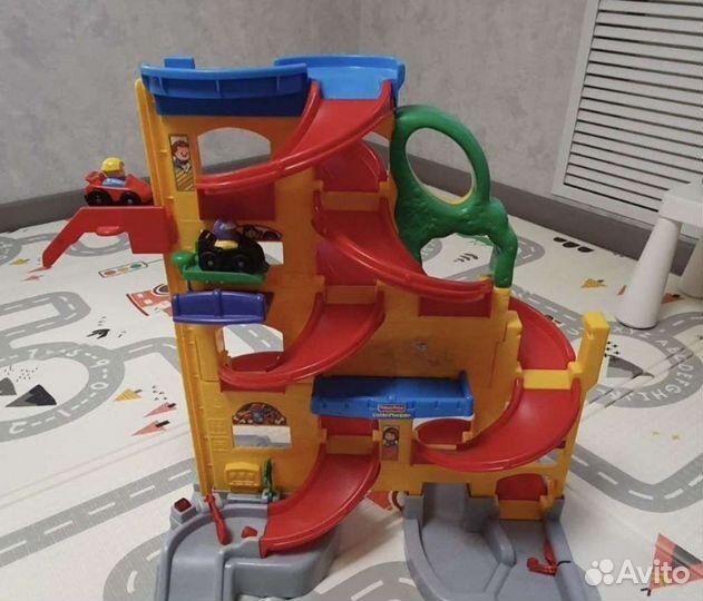 Трек горка парковка fisher price