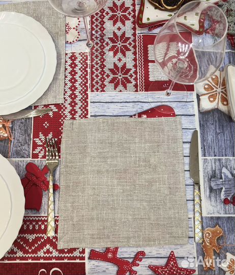 Скатерть новогодняя + 12 салфеток новое