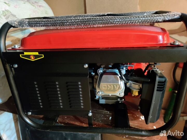 Бензиновый генератор