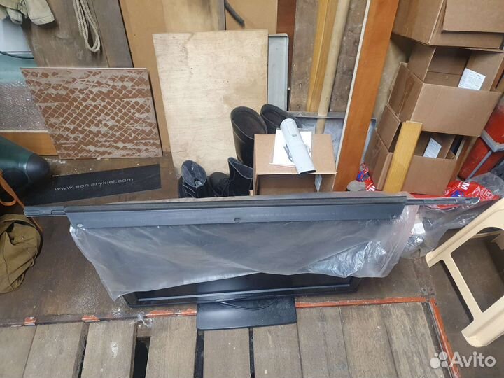 Молдинг стекла передний левый Audi Q7 4L