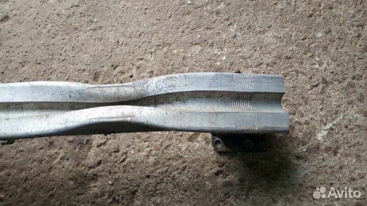 Усилитель переднего бампера Audi S8 D3 BSM 2006