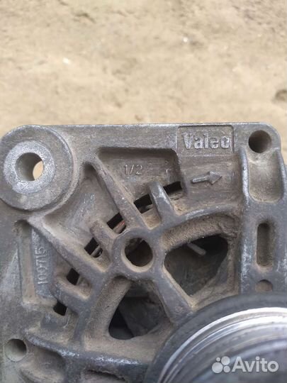 Генератор Valeo на Renault
