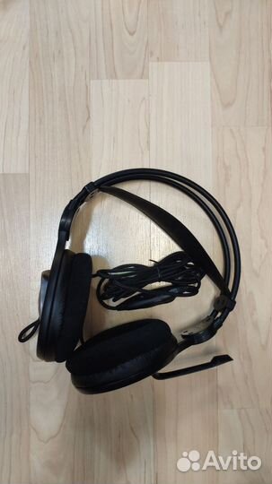 Наушники с микрофоном новыее