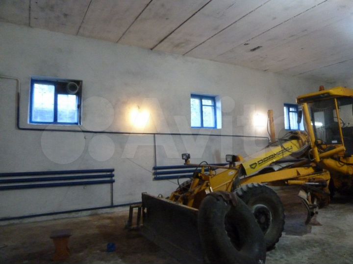 Гараж стоянка для грузовой и спецтехники,213 м.кв