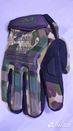 Спортивные перчатки