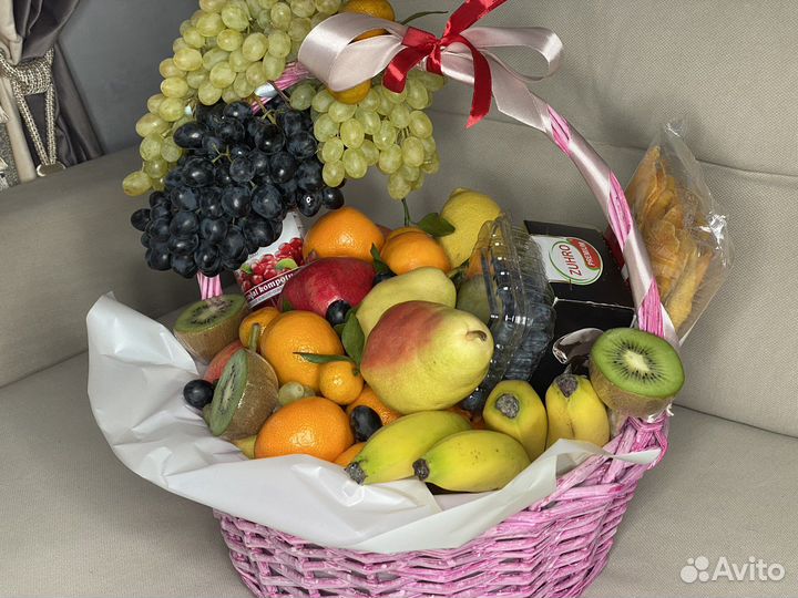 Корзина с фруктами