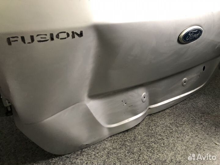 Крышка багажника Ford Fusion 2006 год
