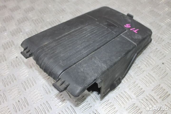 Крышка корпуса аккумулятора Volkswagen Passat B6
