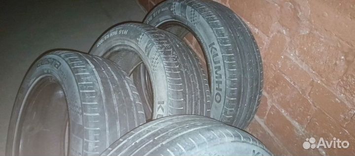 Kumho Ecsta HS51 205/55 R16 и 205/55 R16