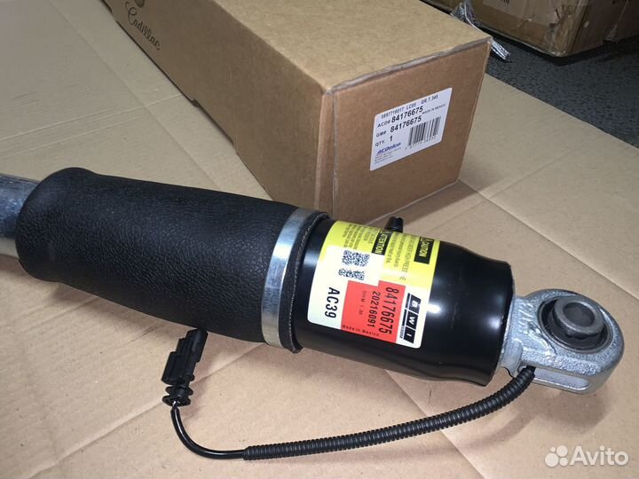 Амортизатор задний Cadillac Escalade 4