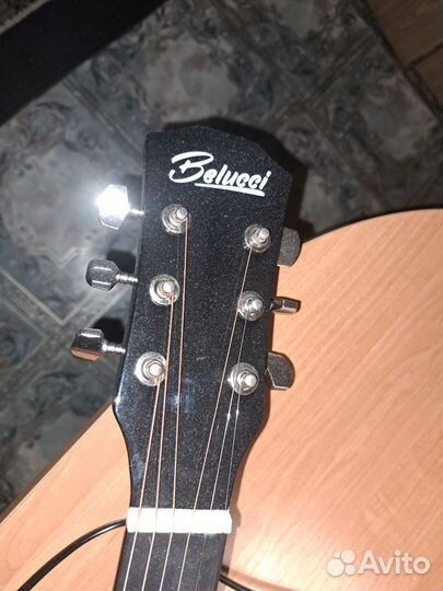 Акустическая гитара