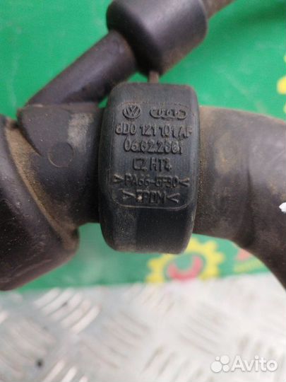 Патрубок охлаждения Volkswagen Passat B5 1.6
