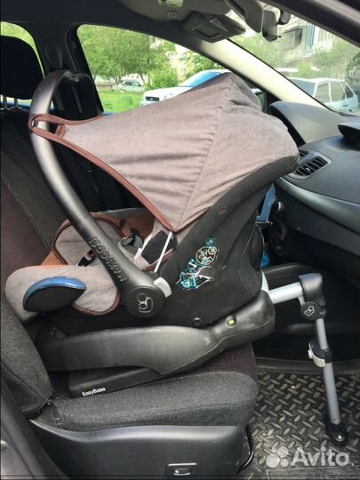 Автолюлька Maxi Cosi Pebble с базой Isofix