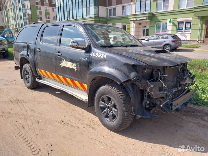 Toyota Hilux 2.5 МТ, 2015, битый, 230 000 км