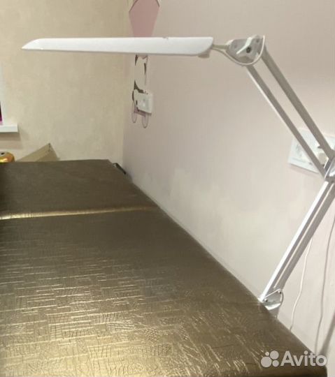 Лампа на струбцине