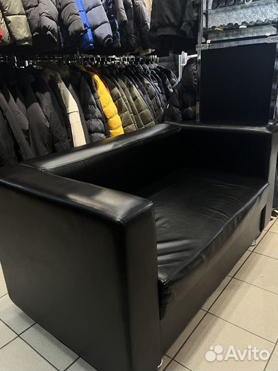 Кожаный диван