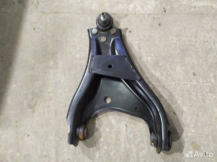 Рычаг передний правый Nissan Terrano F4R 2021