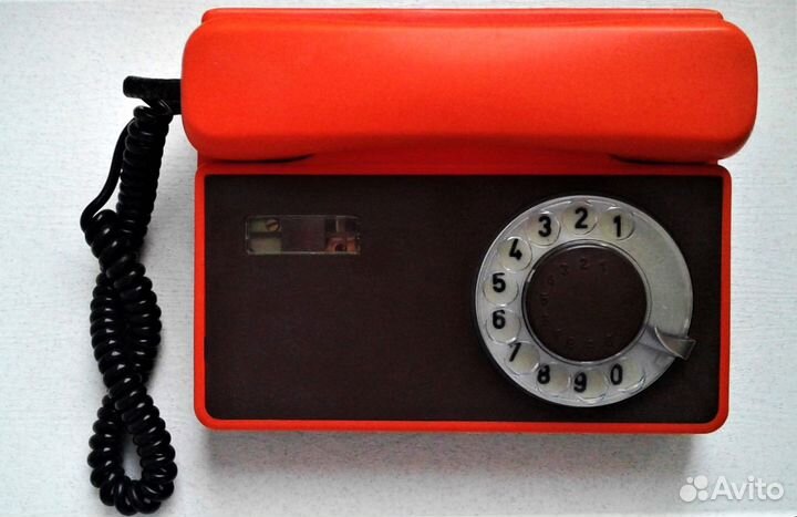 Телефон дисковый Tesla 80-е годы