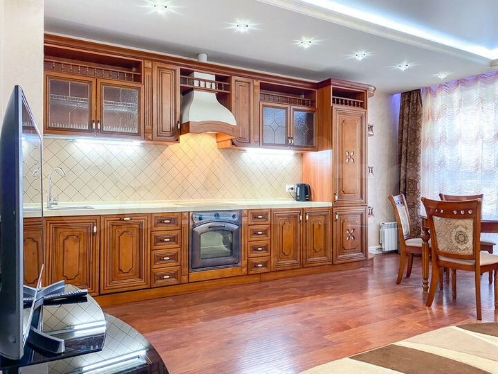 3-к. квартира, 90 м², 2/14 эт.