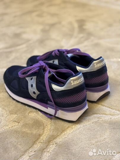 Кроссовки женские