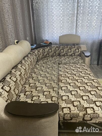 Диван