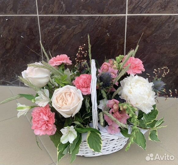 Корзина с цветами