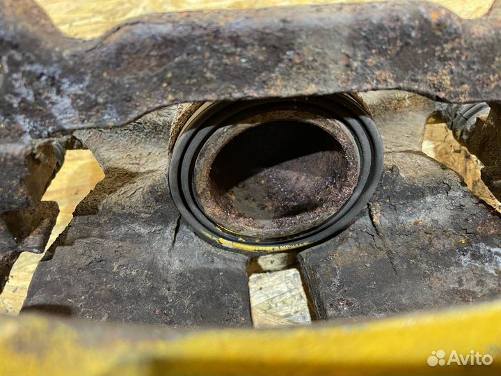 Суппорт тормозной передний правый Audi A3 8V 2014