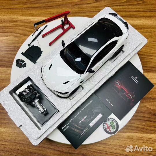 Alfa Romeo Giulia GTA 1:18 Motorhelix