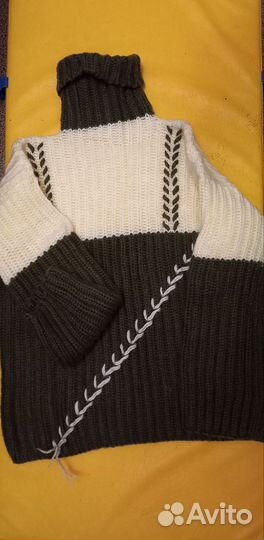 Свитер новый