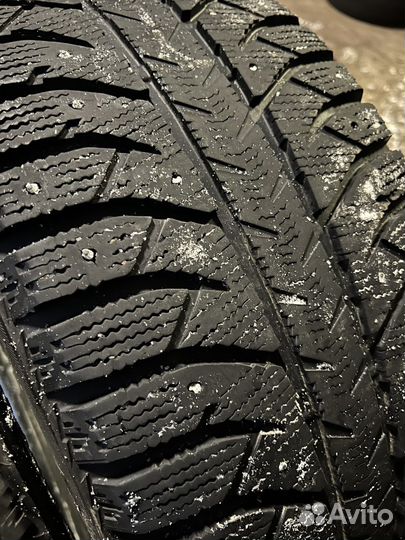 Bridgestone Ice Cruiser 7000 255/50 R19