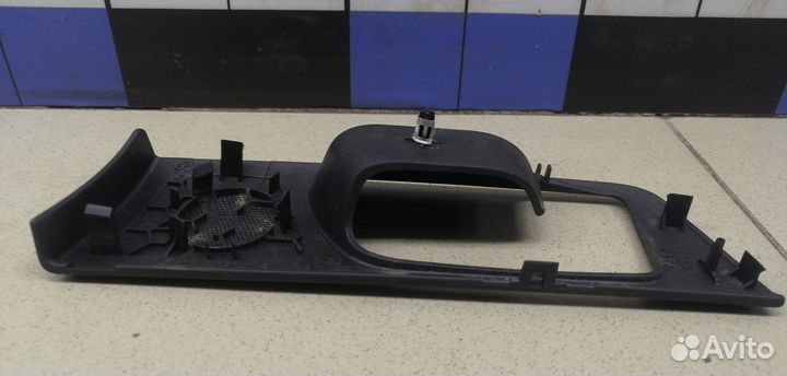 Накладка ручки внутренней Avensis II 2003-2008