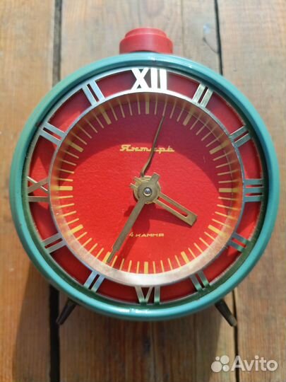 Будильник Янтарь СССР