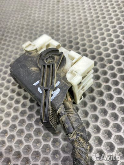 Б/У Фишка блока предохранителей Hyundai Solaris RB