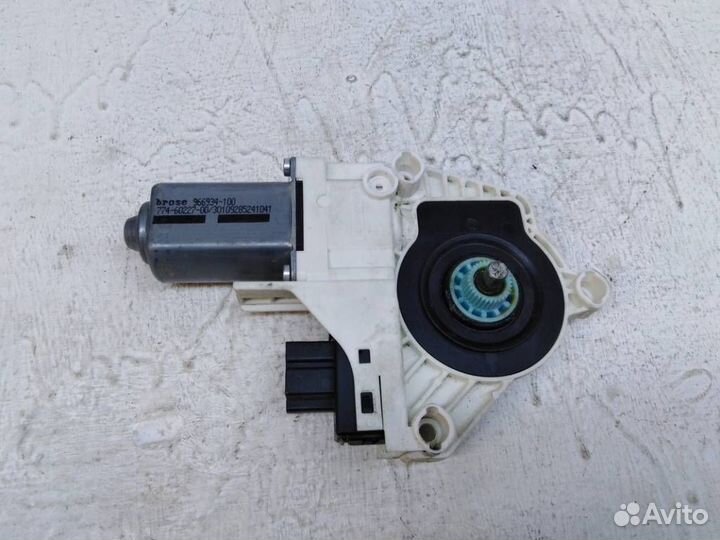 Моторчик переднего правого стеклоподъемника Skoda Superb 2 3T