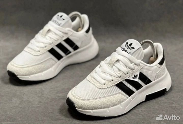 Кроссовки женские Adidas