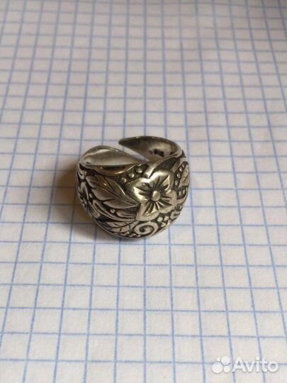 Серебряное кольцо