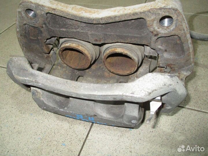 Суппорт передний правый Nissan Murano 2 (Z51)