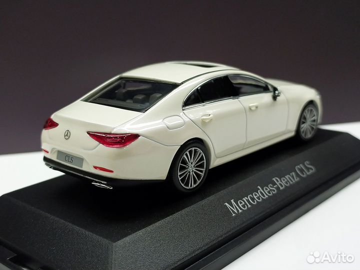 1:43 Mercedes CLS
