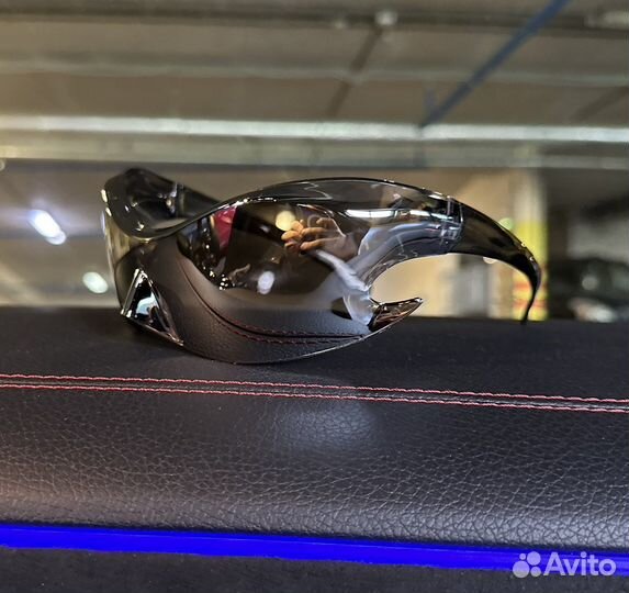 Солнцезащитные очки Balenciaga зеркальные