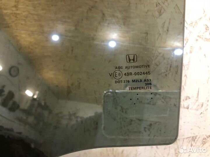 Стекло заднее левое Honda Crosstour