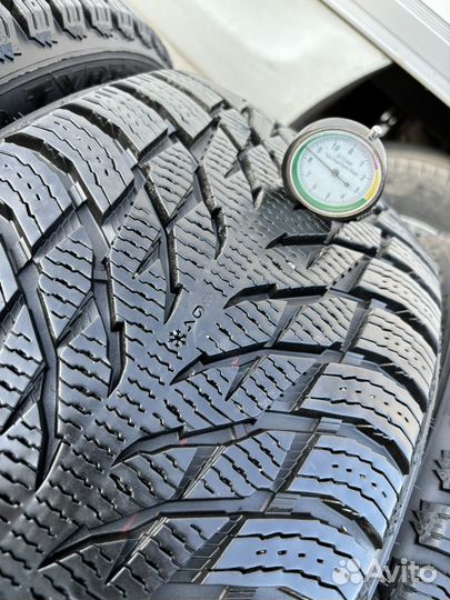 Nokian Tyres Hakkapeliitta R3 SUV 255/40 R20